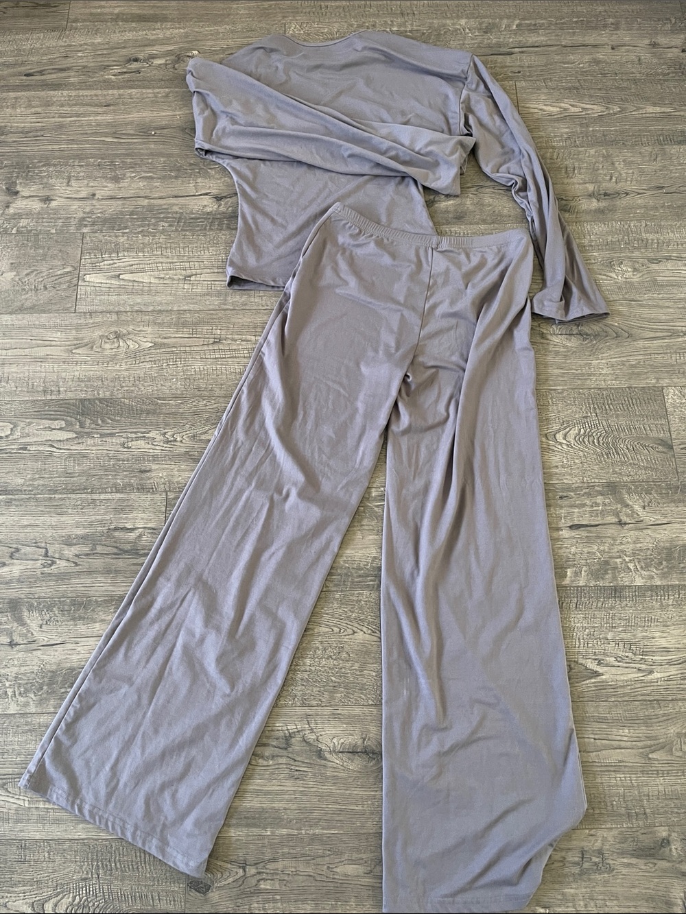 Relaxed High-Waist Track Pants in Lavender Gray - Picture 3 of 3